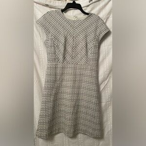 Ann Taylor classic black and white short sleeve dress size  2
